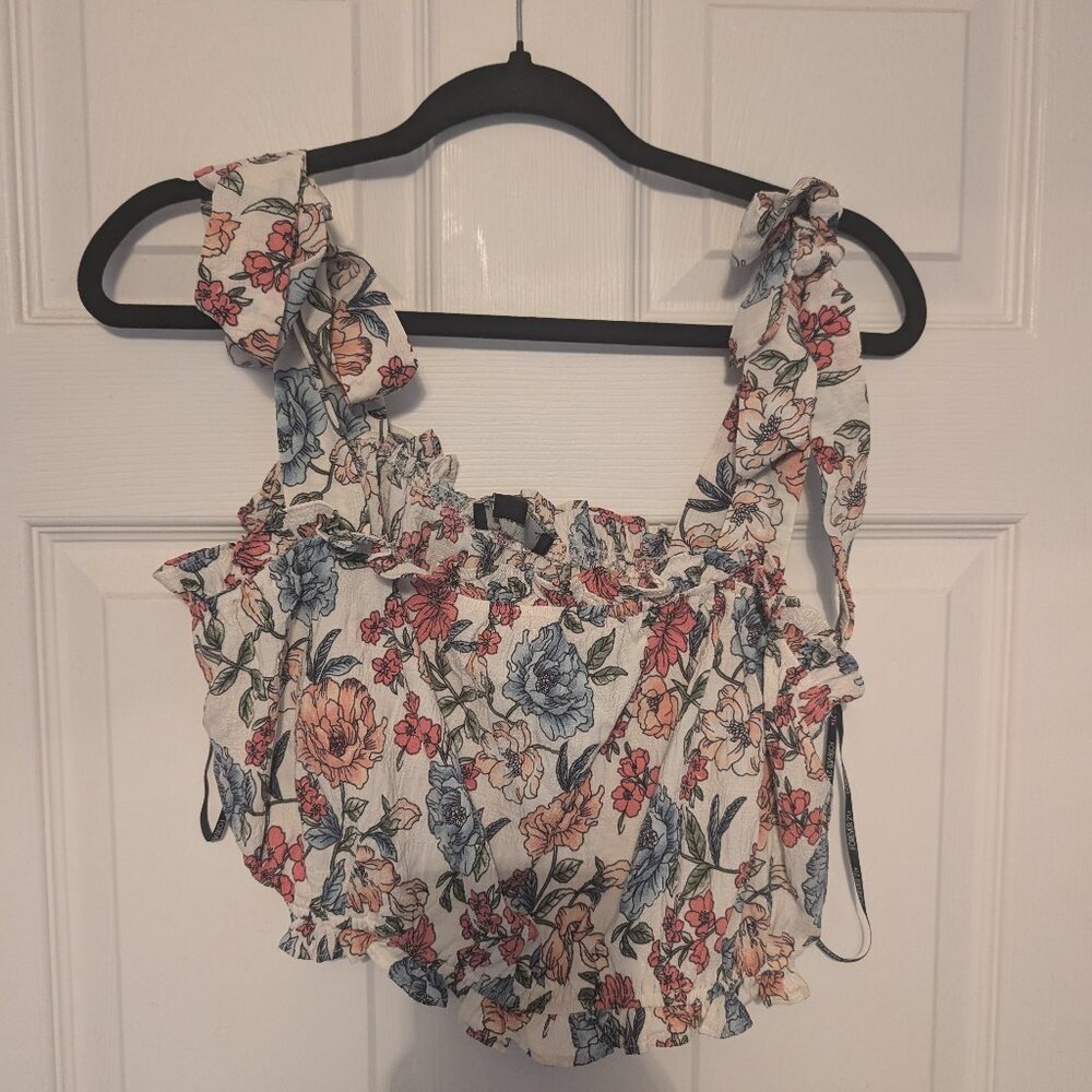 Forever 21 Floral Tie Sleeve Crop Top in Cream Multi Womens Plus Size, and skirt